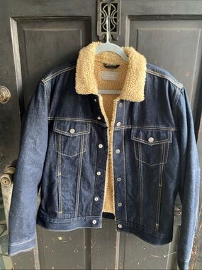 Everlane Dark 100% Organic cotton Blue Denim Jacket with Cream Sherpa Collar